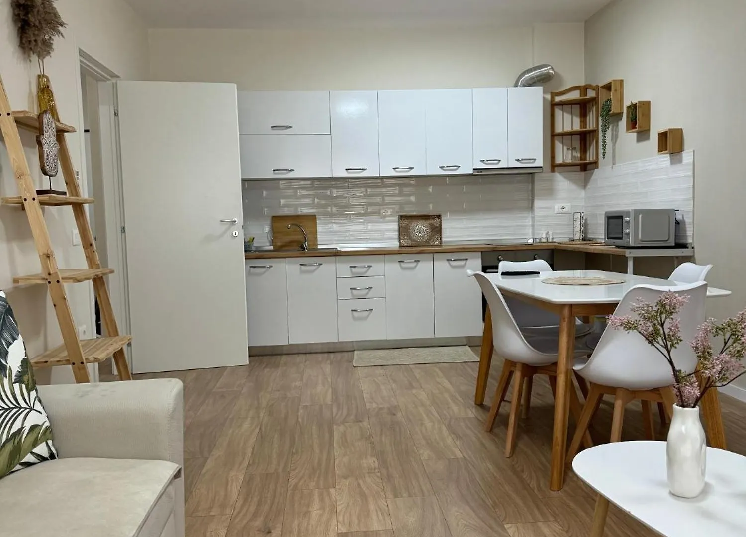 Denny'S Apartment Lincoln Center Tirana 0*,  Albania
